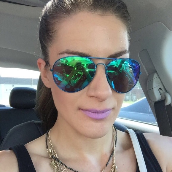 Meet your Posher, Valerie - Picture 3 of 3